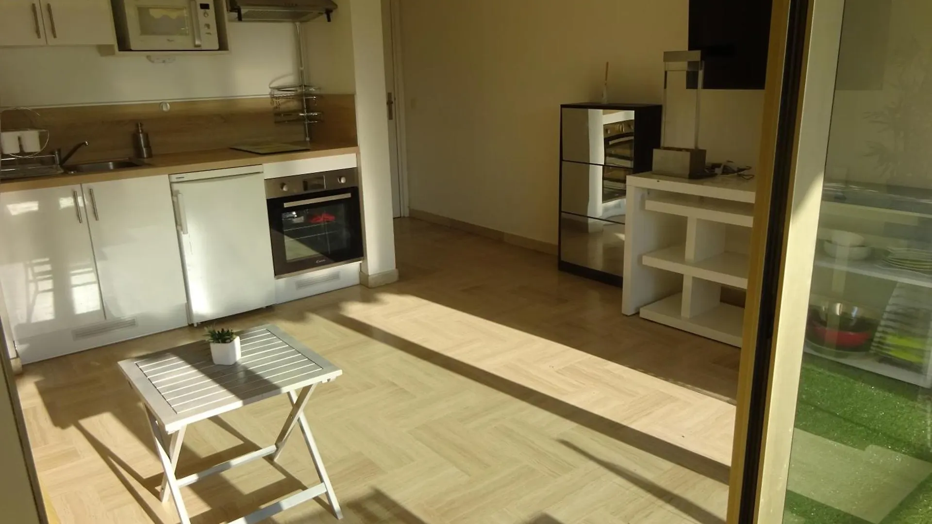Studio Terrasse-Croisette, Palais Festivals 10 Min Cannes 0*,  France
